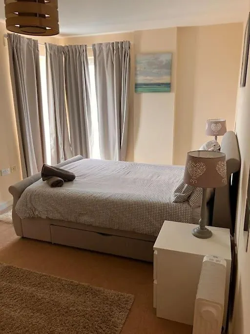 Cardiff Bay, City Centre Apartment