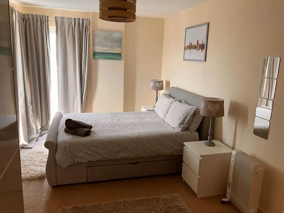 Cardiff Bay, City Centre Apartment
